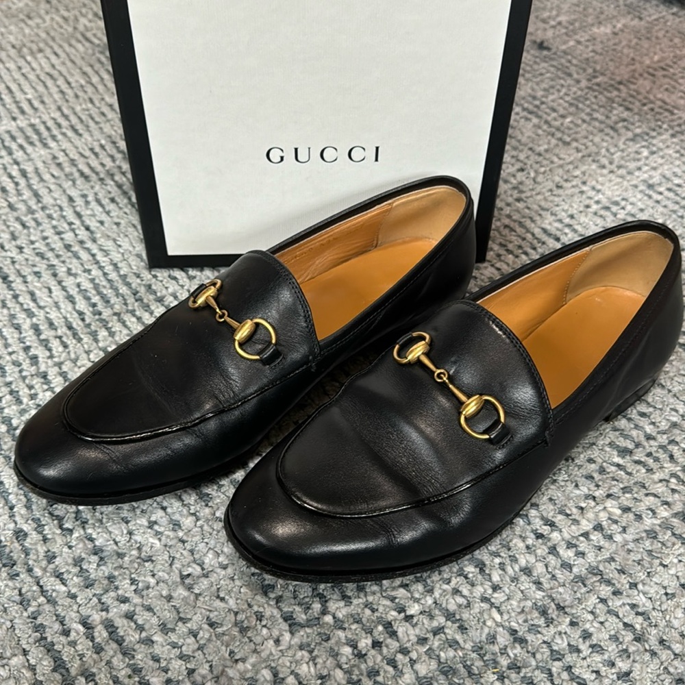GUCCI JORDAAN BLACK LEATHER LOAFER